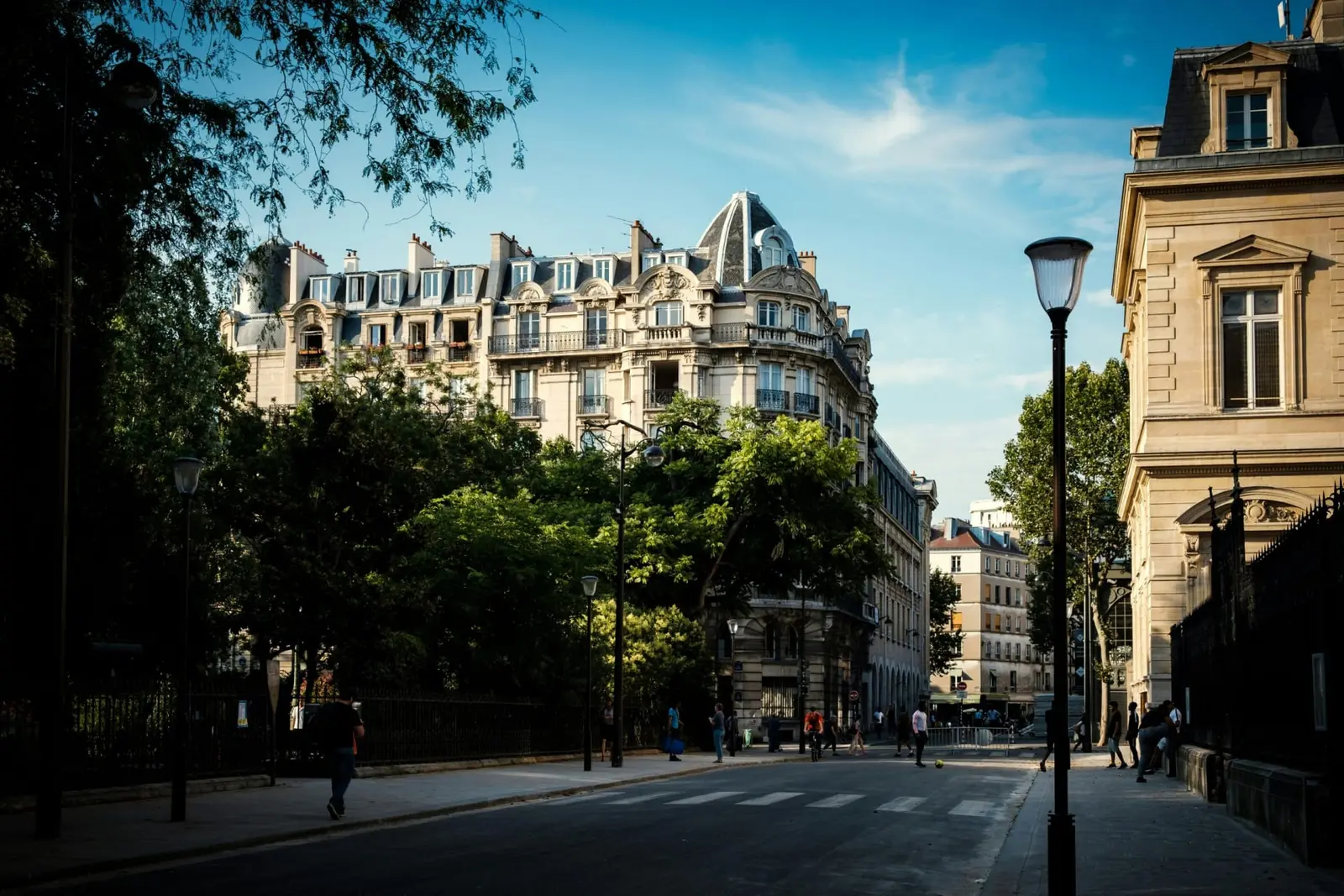 DERNIER ÉTAGE RÉNOVÉ PAR ARCHITECTE – PARIS IX - Paris 9ème