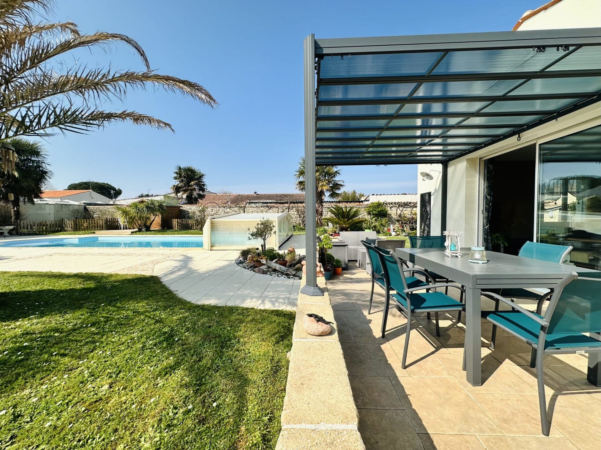 LUMINEUSE MAISON CONTEMPORAINE ET SA PISCINE - Bourcefranc-le-Chapus