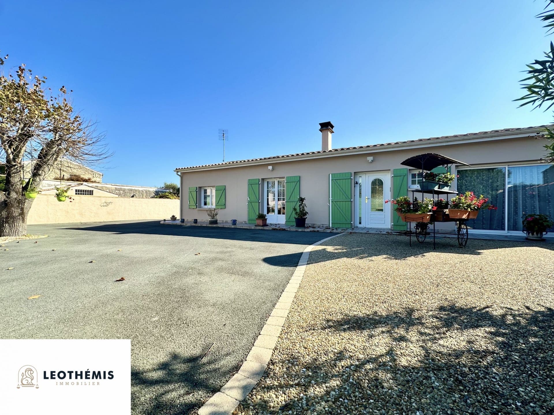 MAISON DE PLAIN-PIED EN COEUR DE VILLE - Bourcefranc-le-Chapus - photo 1 sur 26