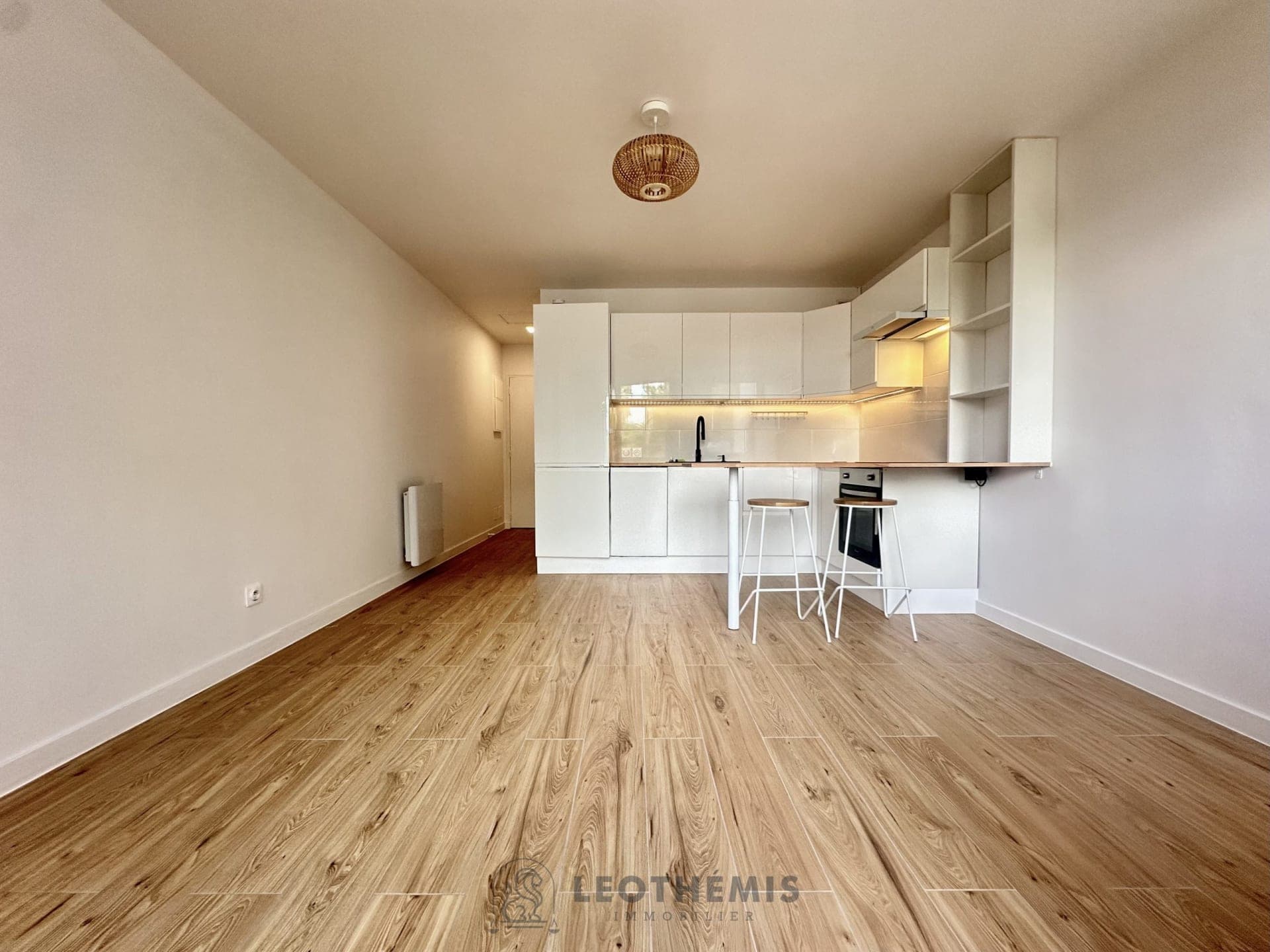 STUDIO LUMINEUX ET ENTIÈREMENT RÉNOVÉ - Ronce-les-Bains - photo 1 sur 12