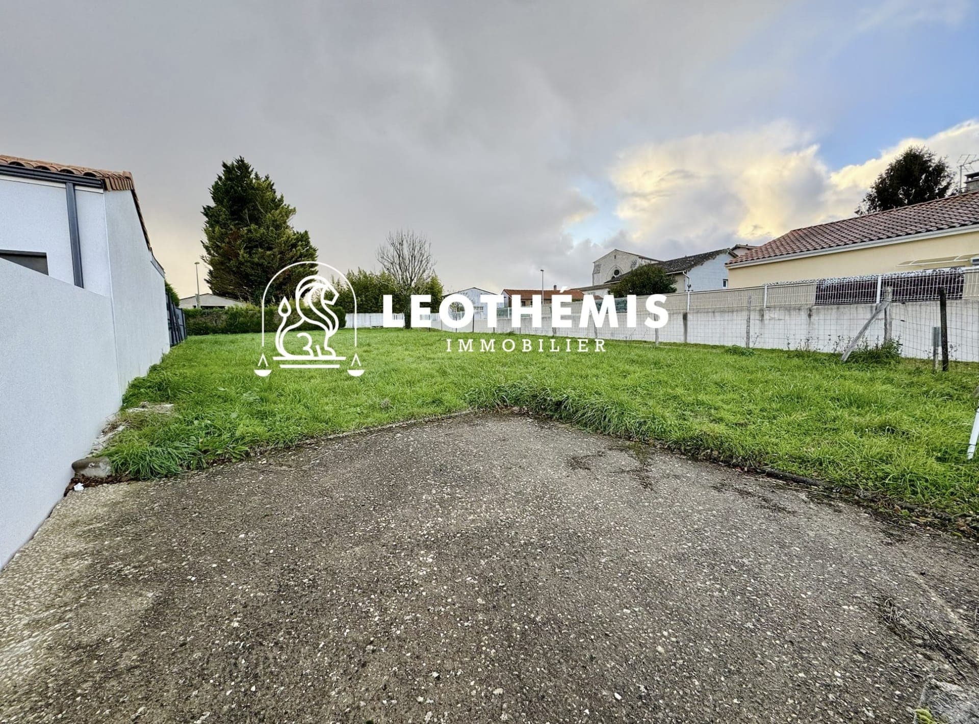 TERRAIN À BÂTIR DE 535m² À MÉDIS - Médis - photo 1 sur 2