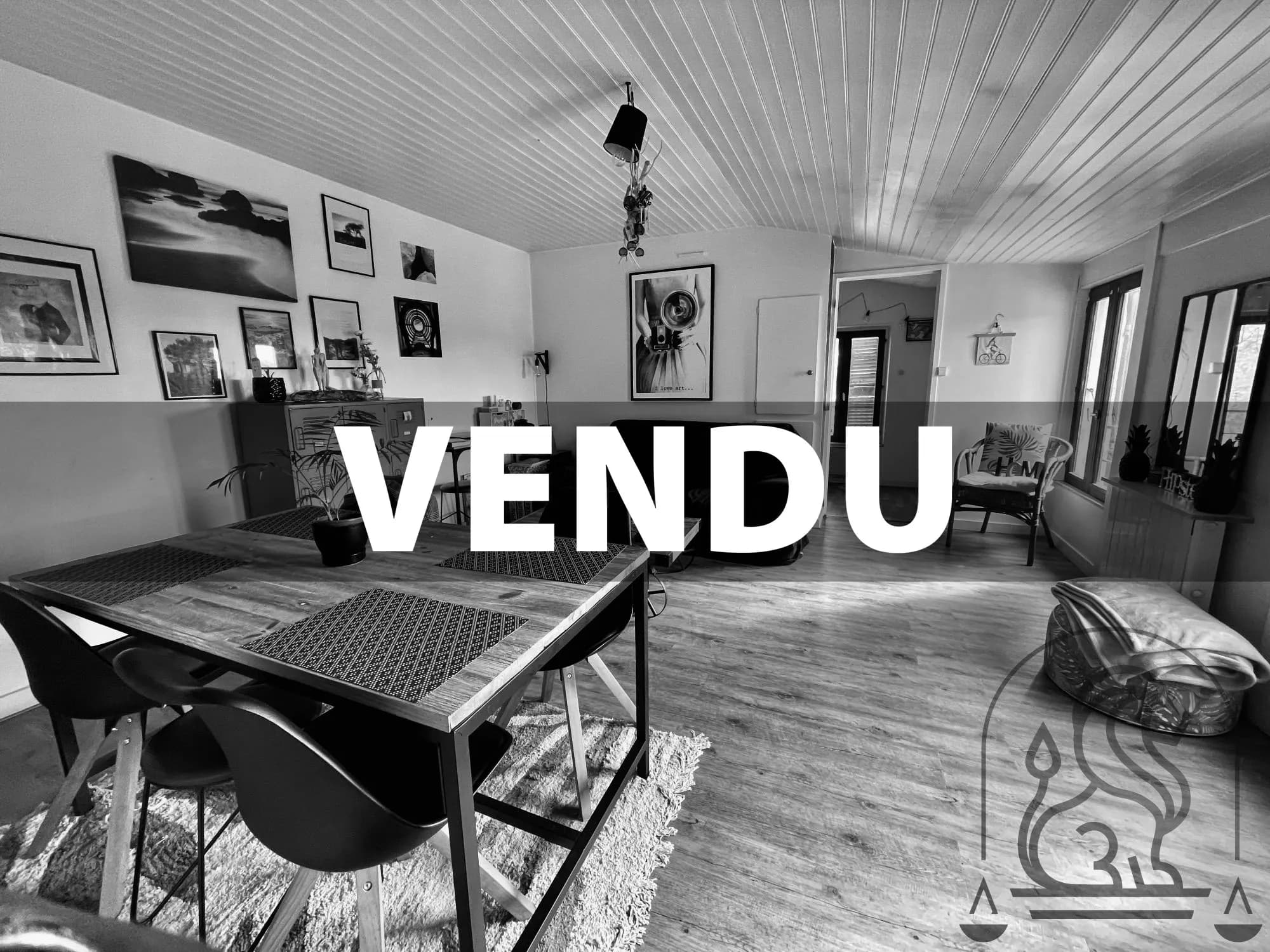 BEL APPARTEMENT DANS UN IMMEUBLE ANCIEN RÉNOVÉ - Rochefort-sur-Mer - photo 1 sur 1
