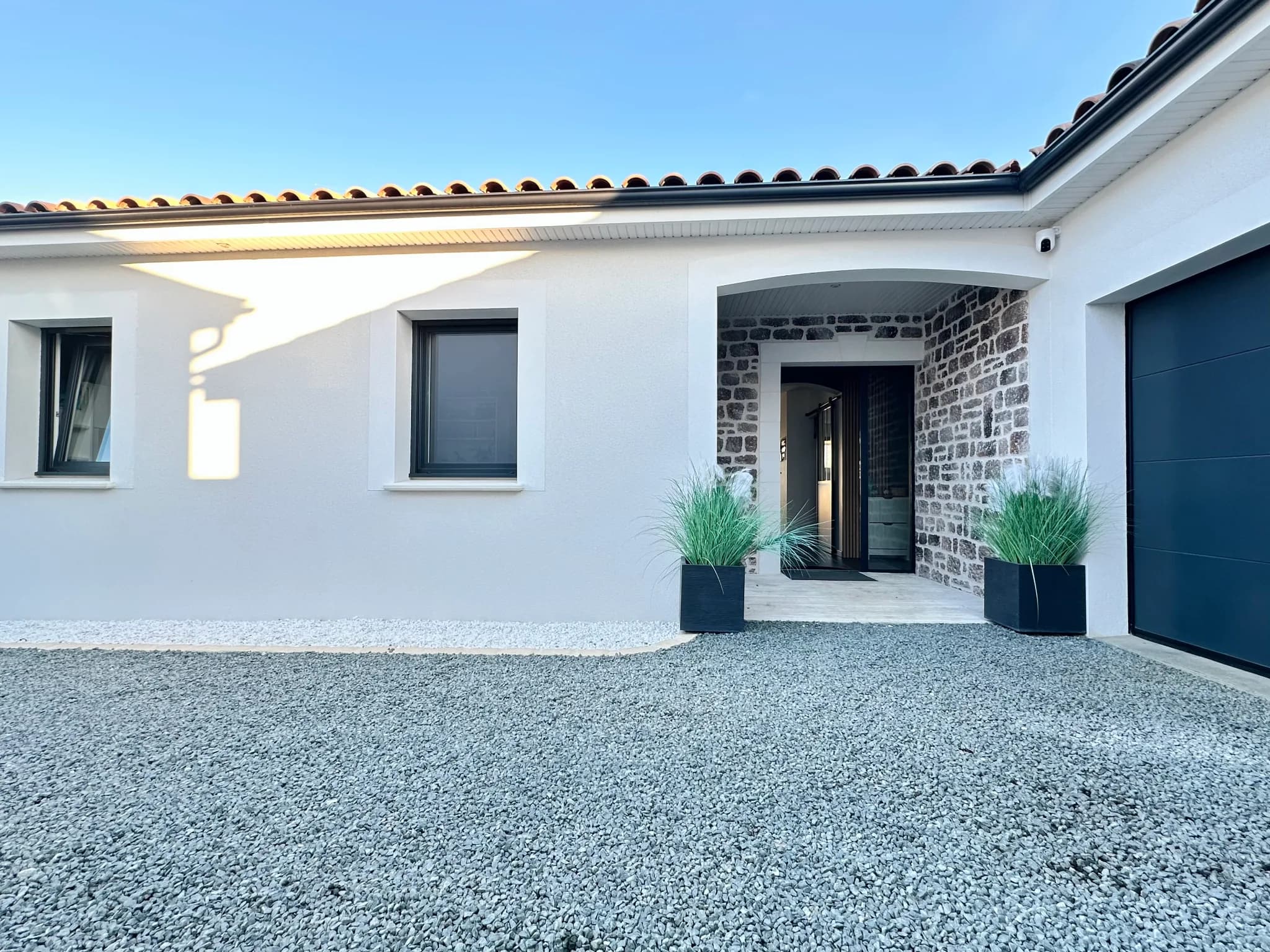 MAISON CONTEMPORAINE - CONFORT & MODERNITÉ - Le Chay - photo 1 sur 30