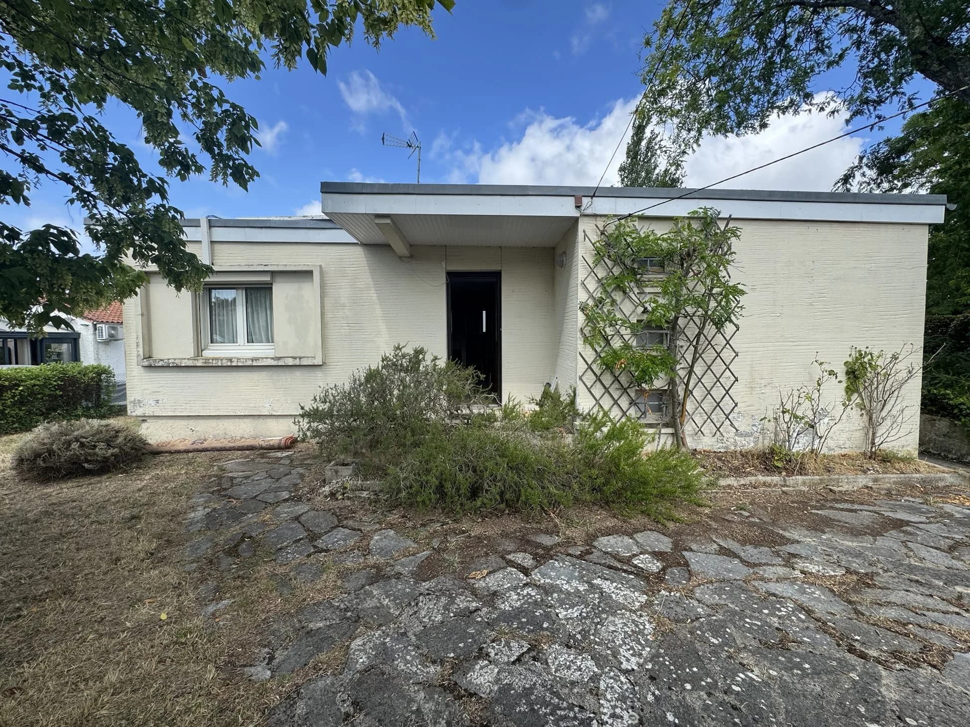 MAISON TOIT PLAT - À RÉNOVER - Breuillet