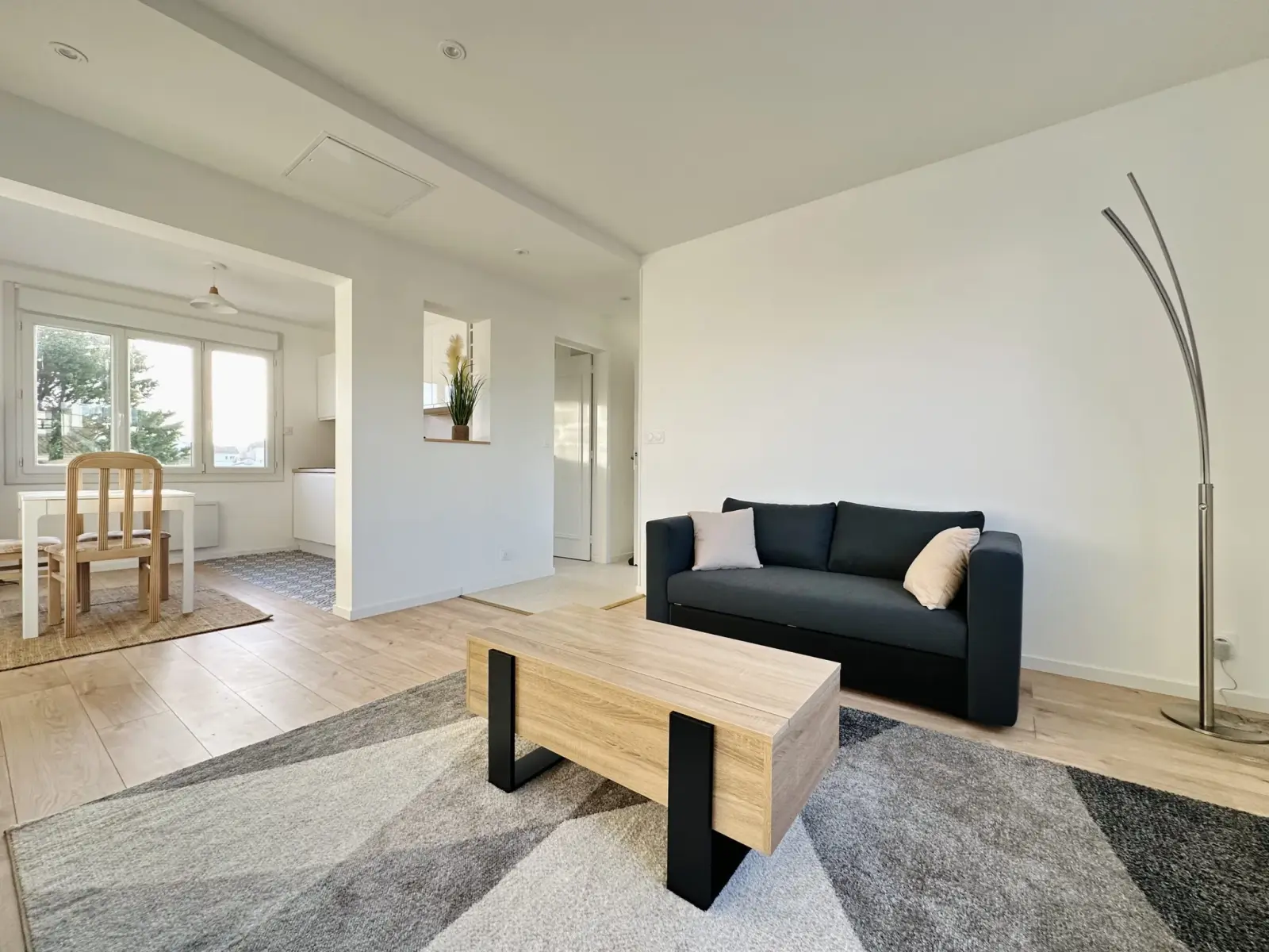 LUMINEUX APPARTEMENT MEUBLÉ - Royan - photo 1 sur 14
